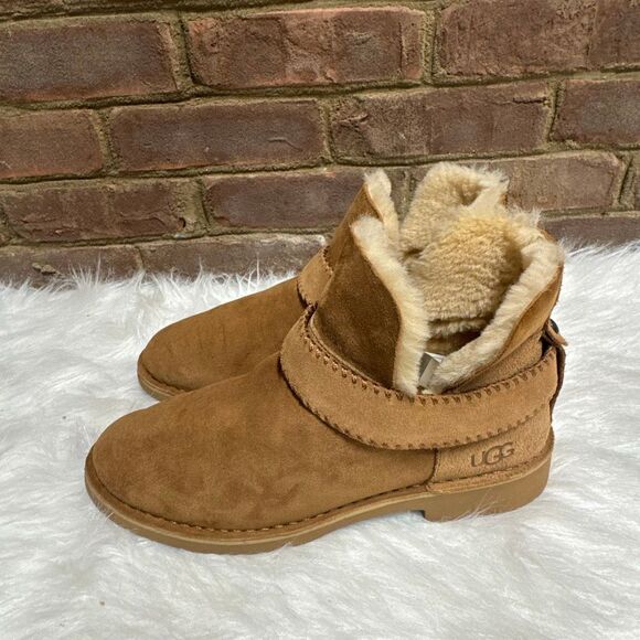 Ugg McKay Classic Ankle Bootie Chestnut  Size 10 - Picture 3 of 10